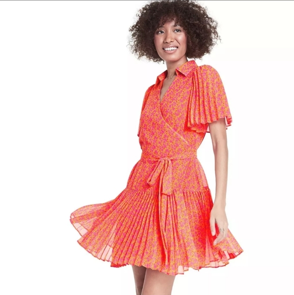 ALEXIS Floral Flutter Sleeve Pleated Wrap Dress - Picture 4 of 11